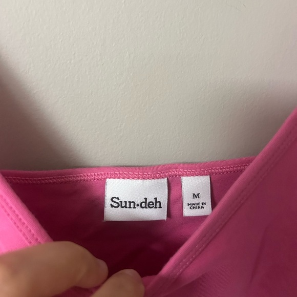 Sun•Deh Pink Cropped Tank Top - Picture 3 of 3